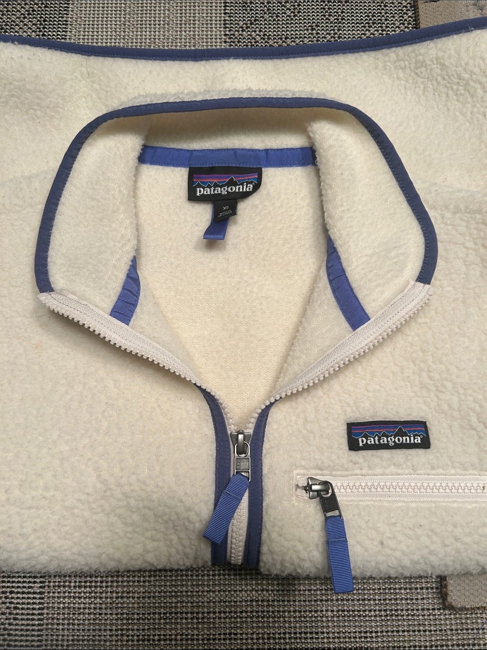 Patagonia White Sherpa Pullover with Blue Trim - Picture 7 of 8